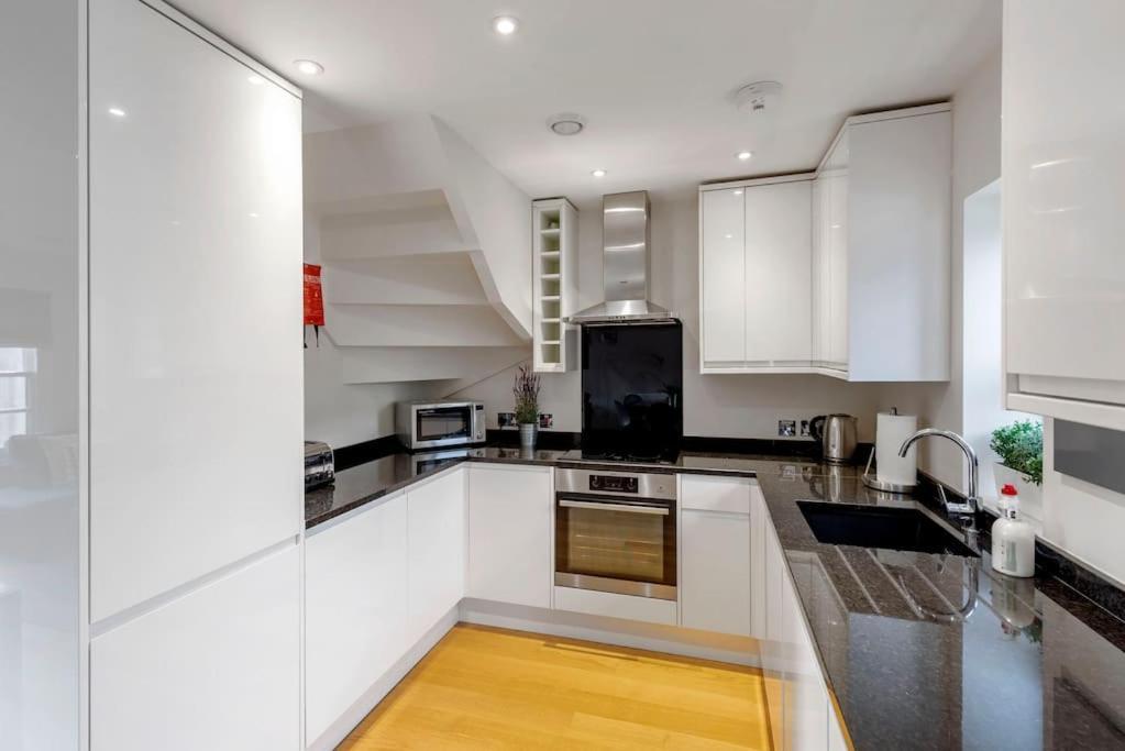 הוילה באת' Fantastic 3-Bed House With Parking מראה חיצוני תמונה