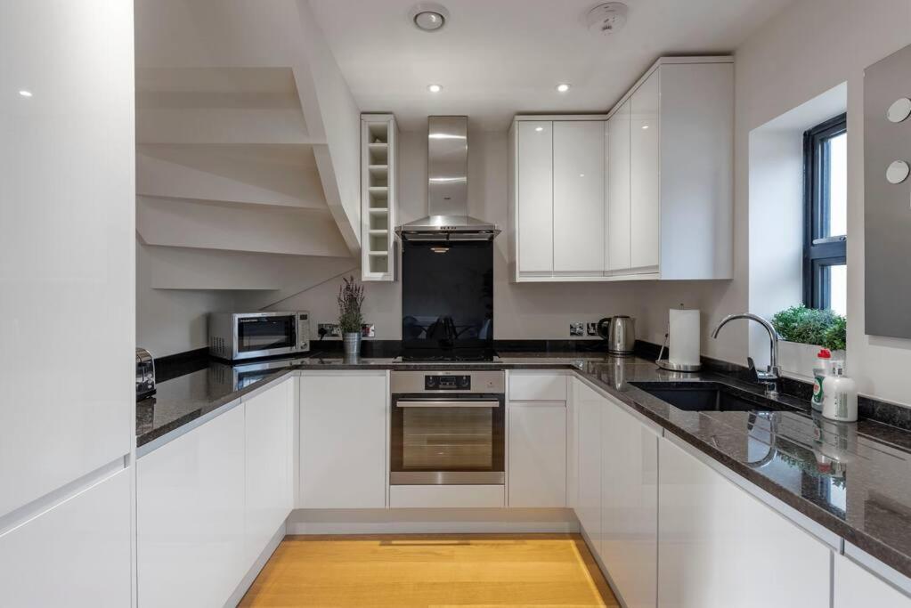 הוילה באת' Fantastic 3-Bed House With Parking מראה חיצוני תמונה