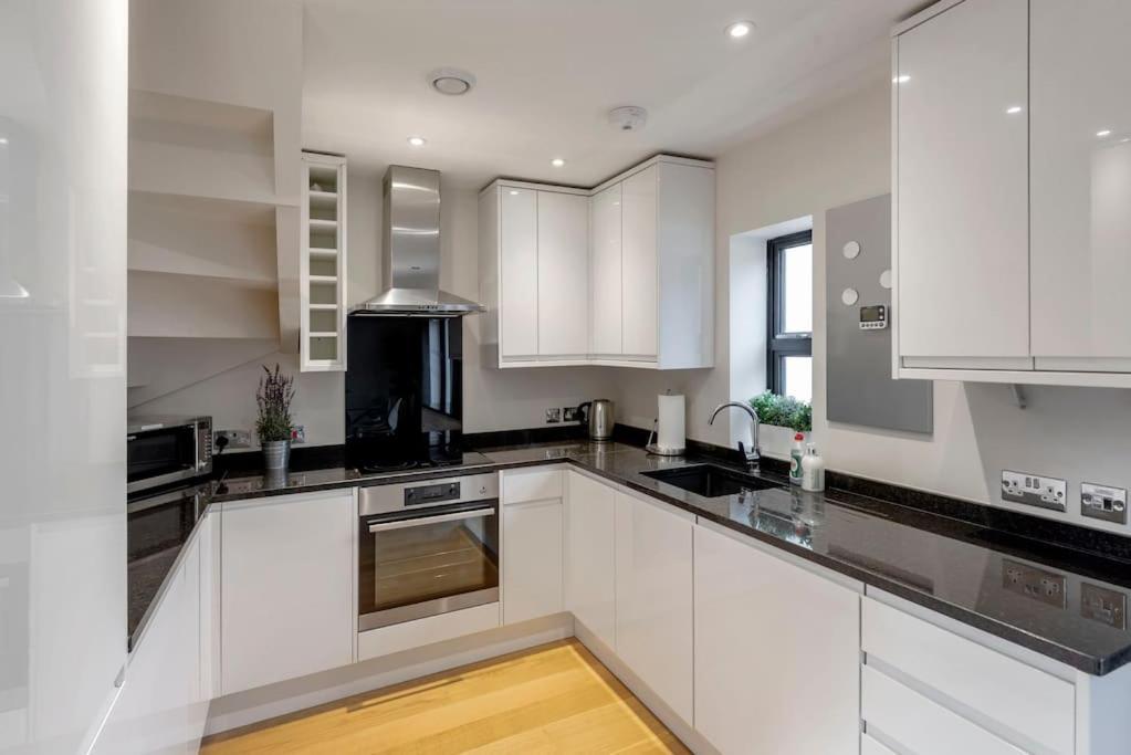 הוילה באת' Fantastic 3-Bed House With Parking מראה חיצוני תמונה
